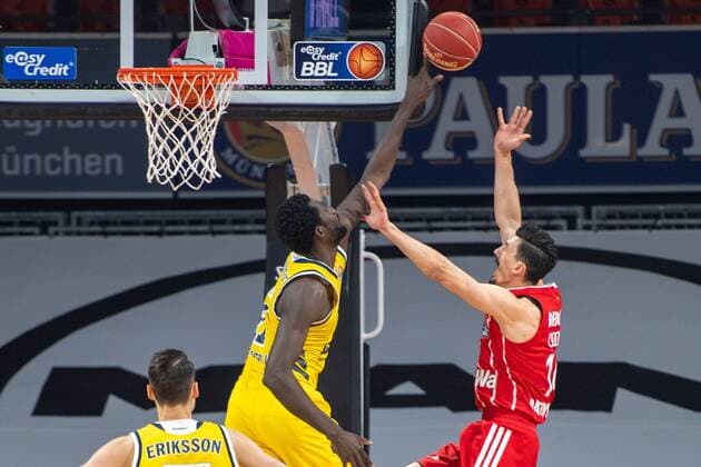 Christ Koumadje 21 Alba Berlin , Nihad Djedovic 14 FC Bayern , FC Bayern Basketball vs Alba Berlin, BBL Playoffs, Final, 13 06 2021 Muenchen Bayern Germany Copyright: xkolbert-press UlrichxGamelx