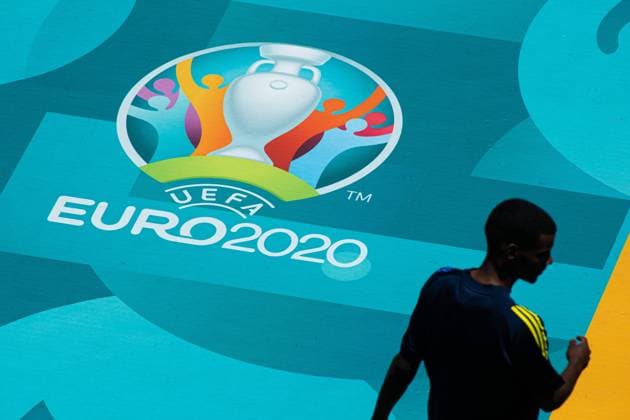 210613 Alexander Isak of the Swedish national football team in front of the UEFA Euro 2020 logo at a training session during the UEFA Euro 2020 Football Championship on June 13, 2021 in Sevilla Photo Joaquin Corchero BILDBYRAN JM0135 bbeng fotboll football soccer fotball fotbolls em europamästerskap em uefa euro uefa european football championship euro 2020 training practice training sweden sweden sverige a,  Copyright: JOAQUINxCORCHERO BB210613BB747