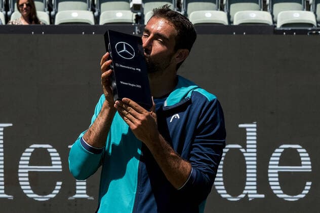 Marin Cilic CRO with the winning kiss on the trophy Germany, Stuttgart, 13 06 2021, Tennis, ATP250, MercedesCup 2021, Final, Marin Cilic CRO Felix Auger Aliassime CAN , TC Weissenhof Foto A2 Bildagentur Peter Hartenfelser