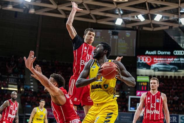 Basketball MÂ¸nchen 13 06 2021 1 Bundesliga easyCredit BBL Season 2020 2021 Playoffs Final Game 4 FC Bayern MÂ¸nchen Alba Berlin Christ Koumadje Alba Berlin, No 21 Vladimir Lucic MÂ¸nchen, No 11 Wade Baldwin MÂ¸nchen, No 02