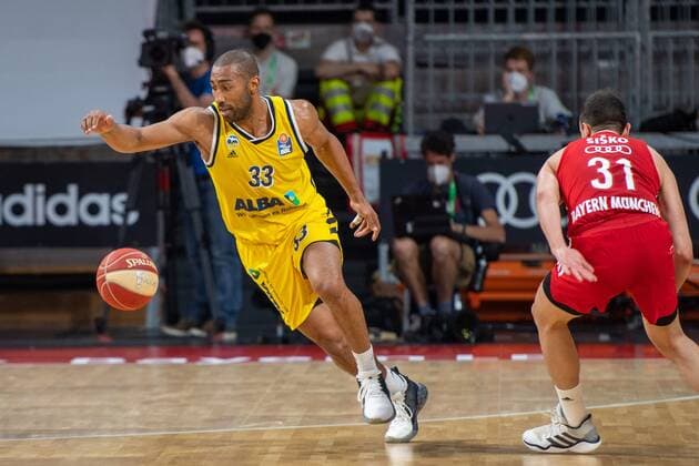 Jayson Granger 33 Alba Berlin , Zan Mark Sisko 31 FC Bayern , FC Bayern Basketball vs Alba Berlin, BBL Playoffs, Final, 13 06 2021 Muenchen Bayern Germany Copyright: xkolbert-press UlrichxGamelx