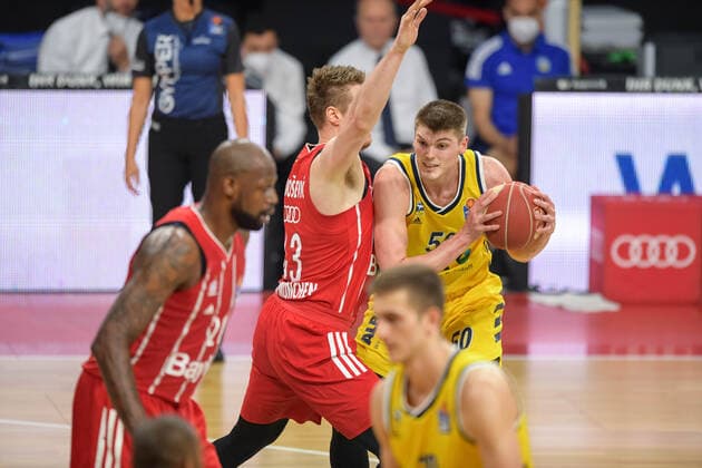 Basketball, BBL, 20210613, FC Bayern Munich Alba Berlin In the picture Leon RADOSEVIC FC Bayern Munich, 43 and Ben LAMMERS Alba Berlin, 50 Munich Audi Dome Bayern Germany Copyright: Passion2Press MarkusxFischerx