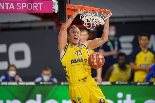 Basketball, BBL, 20210613, FC Bayern Munich Alba Berlin In the picture Luke SIKMA Alba Berlin, 43 Dunking Munich Audi Dome Bayern Germany Copyright: Passion2Press MarkusxFischerx