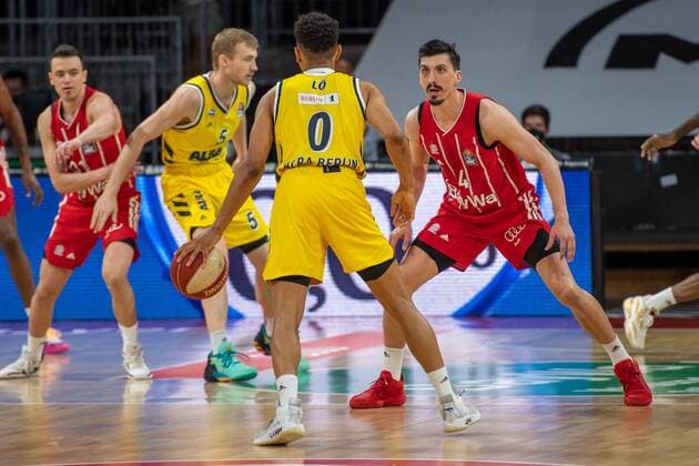 Maodo Lo 0 Alba Berlin , D J Seeley 4 FC Bayern , FC Bayern Basketball vs Alba Berlin, BBL Playoffs, Final, 13 06 2021 Muenchen Bayern Germany Copyright: xkolbert-press UlrichxGamelx