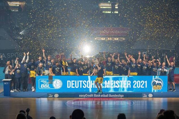 Basketball, BBL, 20210613, FC Bayern München Alba Berlin In the picture Alba Berlin celebrates the championship award ceremony trophy presentation handover Munich Audi Dome Bayern Germany Copyright: Passion2Press MarkusxFischerx