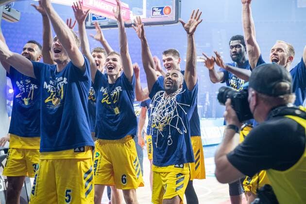 Team Alba Berlin celebrates its victory, FC Bayern Basketball vs Alba Berlin, BBL Playoffs, Final, 13 06 2021 Muenchen Bayern Germany Copyright: xkolbert-press UlrichxGamelx