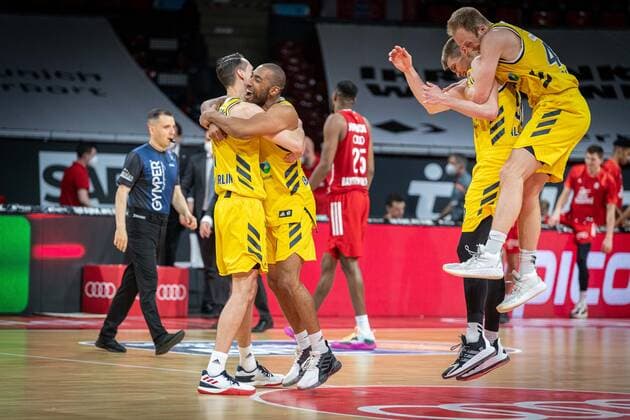 Basketball MÂ¸nchen 13 06 2021 1 Bundesliga easyCredit BBL season 2020 2021 playoffs final game 4 FC Bayern MÂ¸nchen Alba Berlin Alba Berlin is German champion 2021 cheers.