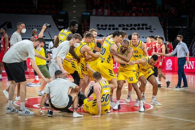 Basketball MÂ¸nchen 13 06 2021 1 Bundesliga easyCredit BBL season 2020 2021 playoffs final game 4 FC Bayern MÂ¸nchen Alba Berlin Alba Berlin is German champion 2021 cheers.