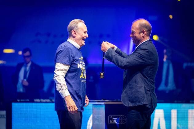 Basketball MÂ¸nchen 13 06 2021 1 Bundesliga easyCredit BBL season 2020 2021 playoffs final game 4 FC Bayern MÂ¸nchen Alba Berlin Alba Berlin is German champion 2021 Aito Garcia Reneses Alba Berlin, coach Marco Baldi.