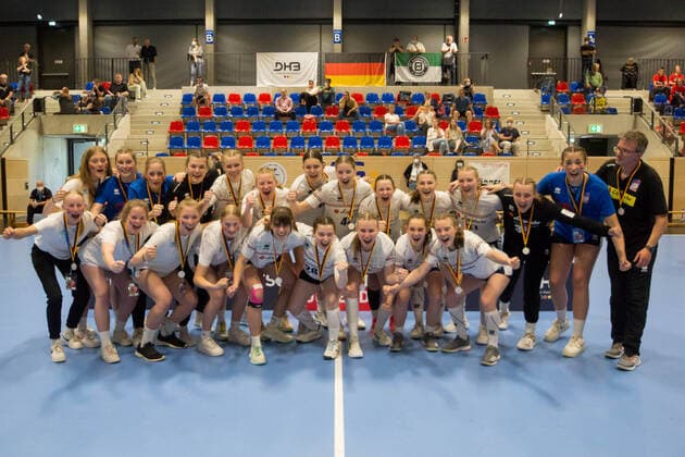 Handball final award ceremony female B youth female B youth female B youth, handball, female B youth German championship, season 2020 2021, 13 06 2021 Hanover Copyright: xEibner-Pressefoto Jan-FredericxHelbigx