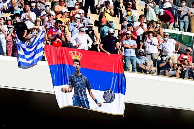 supporters de Novak Djokovic (srb) TENNIS : Internationaux de France Roland Garros 2021 - Finale Hommes - Paris - 13 06 2021 JBAutissier Panoramic 