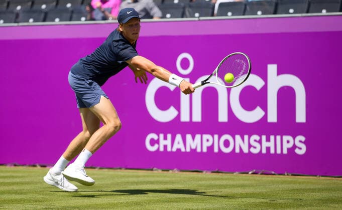 Mandatory Credit: Photo by Ella Ling BPI Shutterstock (12071591at) Jannik Sinner of Italy in action Cinch Championships, Day One, Tennis, Queens Club, London, UK - 14 June 2021 EDITORIAL USE ONLY No use with unauthorised audio, video, data, fixture lists, club league logos or live services. Online in-match use limited to 120 images, no video emulation. No use in betting, games or single club league player publications. Cinch Championships, Day One, Tennis, Queens Club, London, UK - 14 June 2021 EDITORIAL USE ONLY No use with unauthorised audio, video, data, fixture lists, club league logos or live services. Online in-match use limited to 120 images, no video emulation. No use in betting, games or single club league player publications. Copyright: xEllaxLing BPI Shutterstockx 12071591at