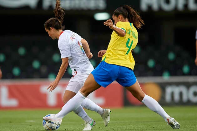 Brazil v Canada - Women s International Friendly, Länderspiel, Nationalmannschaft Jessie Fleming of Canada and Rafaelle Souza of Brazil competes for the ball during the Women s International Friendly match between Brazil and Canada at Estadio Cartagonova on June 14, 2021 in Cartagena, Cartagena Murcia Spain breton-brazilvc210614_npEsR  Copyright: xJosexBretonx