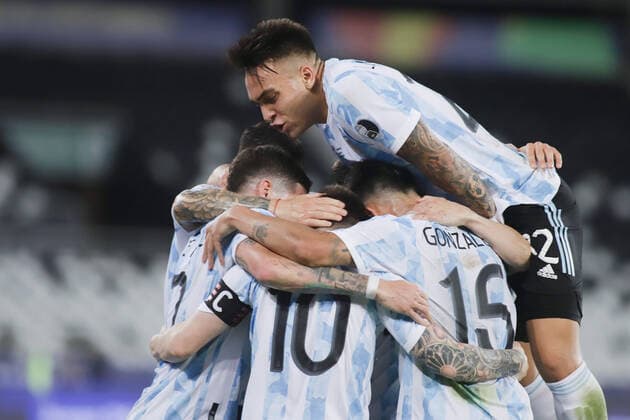 (210615) -- RIO DE JANEIRO, June 15, 2021 -- Players of Argentina celebrate during the Group A match between Argentina and Chile at the 2021 Copa America in Brasilia, Brazil, June 14, 2021. ) (SP)BRAZIL-RIO DE JANEIRO-COPA AMERICA-ARGENTINA VS CHILE RahelxPatrasso 