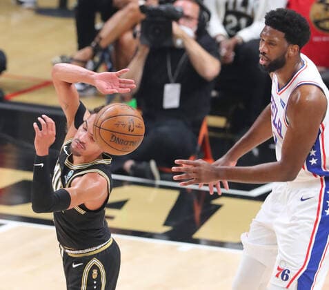 June 14, 2021, Atlanta, GA, USA: Atlanta Hawks guard Trae Young draws a foul from Philadelphia 76ers center Joel Embiid on his way to the basket in game 4 of their NBA, Basketball Herren, USA Eastern Conference semifinals series on Monday, June 14, 2021, in Atlanta. Atlanta USA - ZUMAm67_ 0121512861st Copyright: xCurtisxComptonx
