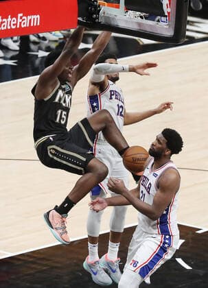 June 14, 2021, Atlanta, GA, USA: Atlanta Hawks center Clint Capela slams for two over Philadelphia 76ers defenders Joel Embiid (right) and Tobias Harris on a lob pass from Trae Young to take a 94-92 lead during the fourth quarter in game 4 of their NBA, Basketball Herren, USA Eastern Conference semifinals series on Monday, June 14, 2021, in Atlanta. Atlanta USA - ZUMAm67_ 0121512864st Copyright: xCurtisxComptonx