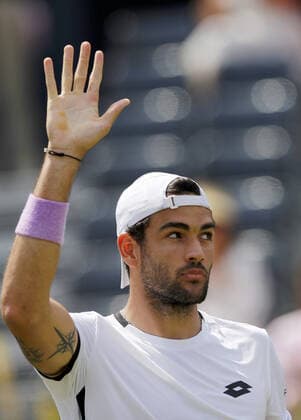 Mandatory Credit: Photo by Ella Ling BPI Shutterstock (12074706ag) Matteo Berrettini of Italy thanks the crowd Cinch Championships, Day Two, Tennis, Queens Club, London, UK - 15 June 2021 EDITORIAL USE ONLY No use with unauthorised audio, video, data, fixture lists, club league logos or live services. Online in-match use limited to 120 images, no video emulation. No use in betting, games or single club league player publications. Cinch Championships, Day Two, Tennis, Queens Club, London, UK - 15 June 2021 EDITORIAL USE ONLY No use with unauthorised audio, video, data, fixture lists, club league logos or live services. Online in-match use limited to 120 images, no video emulation. No use in betting, games or single club league player publications. Copyright: xEllaxLing BPI Shutterstockx 12074706ag