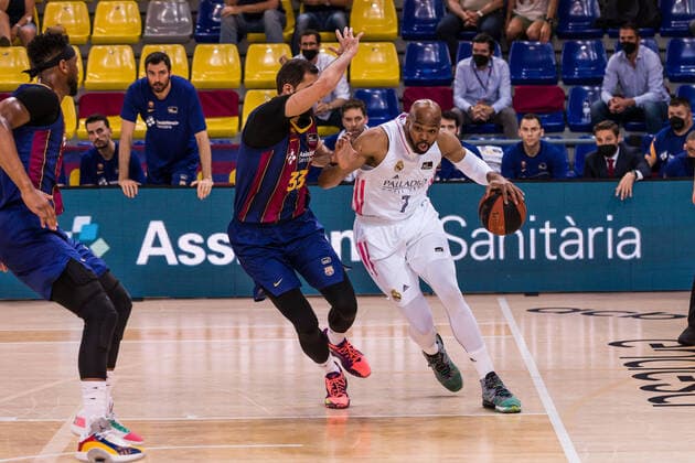 June 15, 2021, Barcelona, Barcelona, Spain: Alex Tyus of Real Madrid in action against Nikola Mirotic of FC Barcelona, Barca during the Liga Endesa ACB Playoff final game 2 match between Fc Barcelona and Real Madrid at Palau Blaugrana on June 15, 2021 in Barcelona, Spain. Barcelona Spain - ZUMAa181 20210615_zaa_a181_241 Copyright: xJavierxBorregox