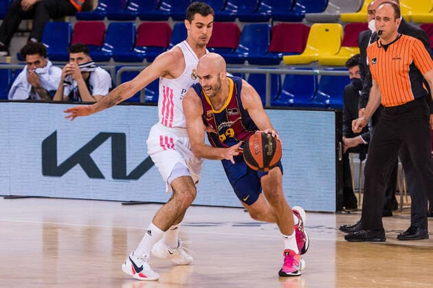 June 15, 2021, Barcelona, Barcelona, Spain: Nick Calathes of FC Barcelona, Barca in action against Alberto Abalde of Real Madrid during the Liga Endesa ACB Playoff final game 2 match between Fc Barcelona and Real Madrid at Palau Blaugrana on June 15, 2021 in Barcelona, Spain. Barcelona Spain - ZUMAa181 20210615_zaa_a181_256 Copyright: xJavierxBorregox