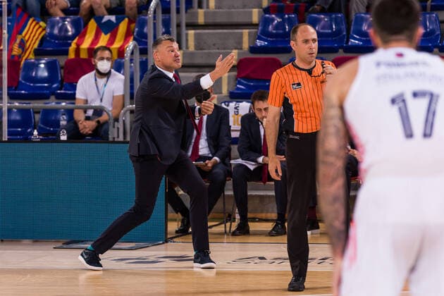 June 15, 2021, Barcelona, Barcelona, Spain: Sarunas Jasikevicius, Head coach of FC Barcelona, Barca gestures during the Liga Endesa ACB Playoff final game 2 match between Fc Barcelona and Real Madrid at Palau Blaugrana on June 15, 2021 in Barcelona, Spain. Barcelona Spain - ZUMAa181 20210615_zaa_a181_262 Copyright: xJavierxBorregox