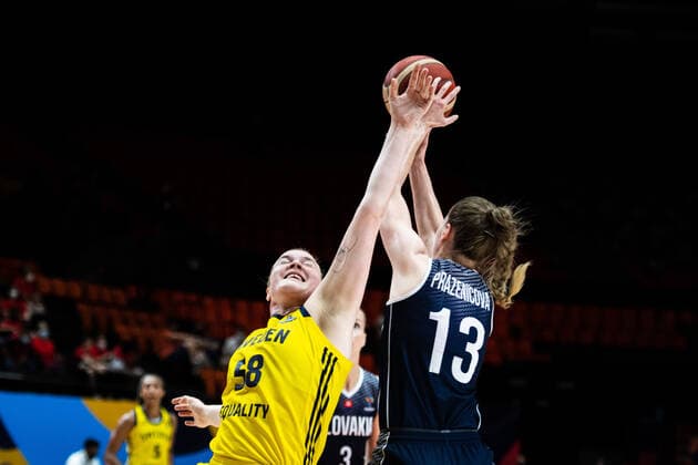 210617 Alice Nyström of Sweden during the FIBA Women s Eurobasket match between Sweden and Slovakia on June 17, 2021 in Valencia Photo Maxim ThorÃ BILDBYRAN kod MT MT0187 basket basketball national team fiba women s eurobasket basket em sverige sweden slovakien slovakia dam bbeng dag 1 day 1,  Copyright: MAXIMxTHORE BB210617MT027
