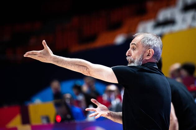 210617 Head coach Marco Crespi of Sweden during of the FIBA Women s Eurobasket match between Sweden and Slovakia on June 17, 2021 in Valencia Photo Maxim ThorÃ BILDBYRAN kod MT MT0187 basket basketball national team fiba women s eurobasket basket em sverige sweden slovakien slovakia dam bbeng dag 1 day 1,  Copyright: MAXIMxTHORE BB210617MT032