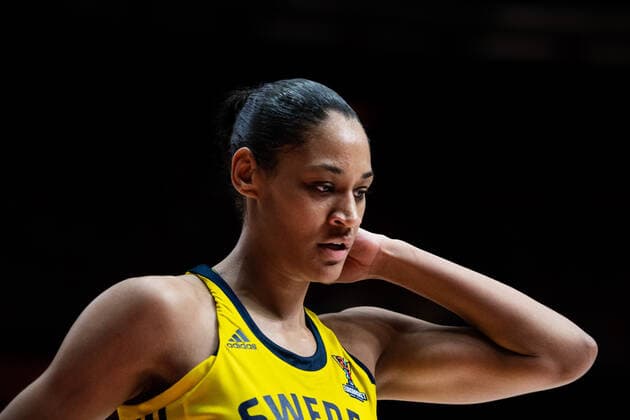 210617 Nathalie Fontaine of Sweden during of the FIBA Women s Eurobasket match between Sweden and Slovakia on June 17, 2021 in Valencia Photo Maxim ThorÃ BILDBYRAN kod MT MT0187 basket basketball national team fiba women s eurobasket basket em sverige sweden slovakien slovakia dam bbeng dag 1 day 1,  Copyright: MAXIMxTHORE BB210617MT035