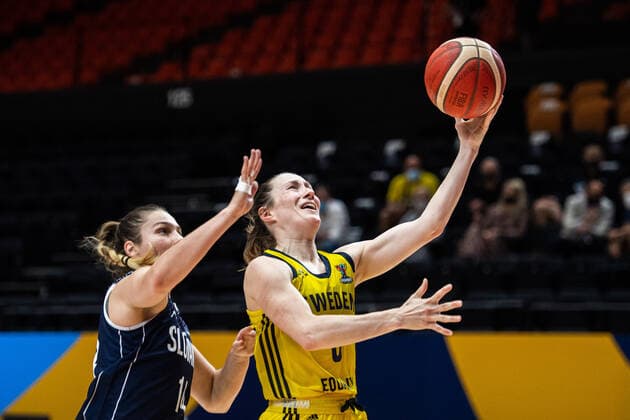 210617 Michaela Fekete of Slovakia and Frida Eldebrink of Sweden during of the FIBA Women s Eurobasket match between Sweden and Slovakia on June 17, 2021 in Valencia Photo Maxim ThorÃ BILDBYRAN kod MT MT0187 basket basketball national team fiba women s eurobasket basket em sverige sweden slovakien slovakia dam bbeng dag 1 day 1,  Copyright: MAXIMxTHORE BB210617MT054