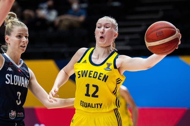 210617 Matilda Ekh of Sweden during of the FIBA Women s Eurobasket match between Sweden and Slovakia on June 17, 2021 in Valencia Photo Maxim ThorÃ BILDBYRAN kod MT MT0187 basket basketball national team fiba women s eurobasket basket em sverige sweden slovakien slovakia dam bbeng dag 1 day 1,  Copyright: MAXIMxTHORE BB210617MT061