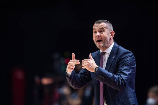 210617 Head coach Juraj Suja of Slovakia during of the FIBA Women s Eurobasket match between Sweden and Slovakia on June 17, 2021 in Valencia Photo Maxim ThorÃ BILDBYRAN kod MT MT0187 basket basketball national team fiba women s eurobasket basket em sverige sweden slovakien slovakia dam bbeng dag 1 day 1,  Copyright: MAXIMxTHORE BB210617MT080