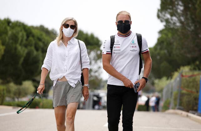 77 Valtteri Bottas FIN, Mercedes AMG Petronas F1 Team and his gilfriend Tiffany Cromwell, F1 Grand Prix of France at Circuit Paul Ricard on June 17, 2021 in Le Castellet, France Photo by HOCH ZWEI Le Castellet France