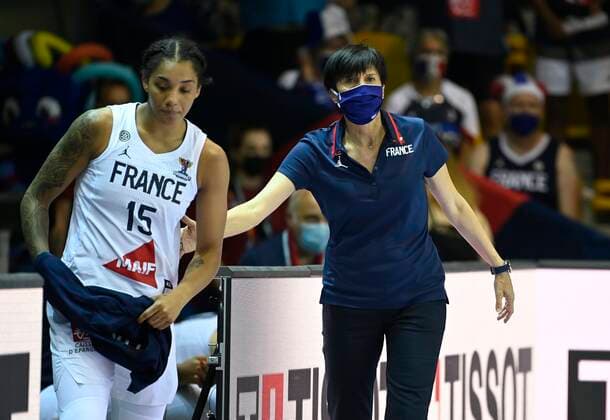 STRASBOURG, FRANCE - JUNE 17: Gabby Williams of France and Valerie Garnier head coach of France pictured during FIBA Women s Eurobasket match between France and Croatia on JUNE 17, 2021 in Strasbourg, France,17 06 2021 BASKET BALL FEMIMIN : France vs Croatie - FIBA Women s Eurobasket - Strasbourg - 17 06 2021 PhilippeCrochet Panoramic 