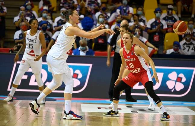 STRASBOURG, FRANCE - JUNE 17: Alexia Chartereau of France pictured during FIBA Women s Eurobasket match between France and Croatia on JUNE 17, 2021 in Strasbourg, France,17 06 2021 BASKET BALL FEMIMIN : France vs Croatie - FIBA Women s Eurobasket - Strasbourg - 17 06 2021 PhilippeCrochet Panoramic 