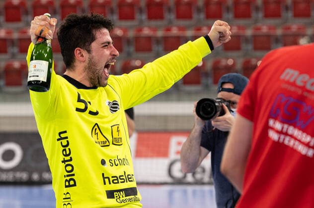 17 06 2021, Winterthur, Axa Arena, Handball Final Game 3 Pfadi Winterthur Kadetten Schaffhausen, Shamir Yahav 55 Pfadi Winterthur Winterthur Zurich Switzerland  Copyright: xJustPictures.ch MarkusxAeschimannx