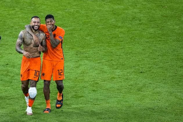 AMSTERDAM, 17-06-2021 JohanCruyff Arena, Group stage of EURO2020 between Netherlands and Austria. Netherlands player Memphis Depay, Netherlands player Patrick van Aanholt Netherlands - Austria  x12190171x Copyright:
