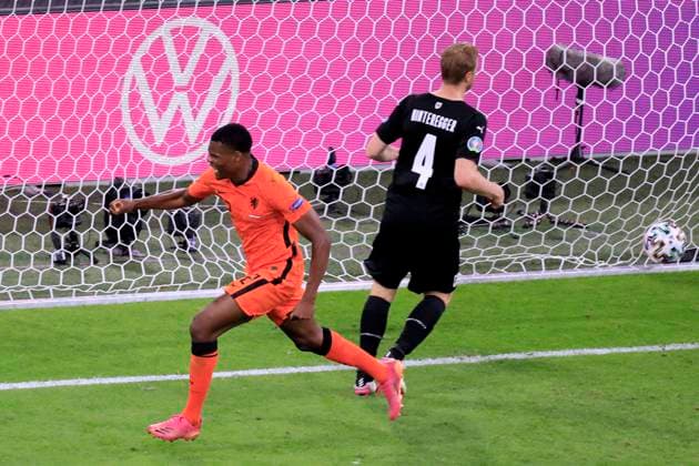 DUMFRIES Denzel Team Holland scores 2 0 against BACHMANN Daniel Goalkeeper Team Austria UEFA European Football Championship 2020 Preliminary Round match Holland Austria 2 0 on 17 June 2021 in Amsterdam DFL REGULATES PROHIBIT ANY USE OF PHOTOGRAPHS as IMAGE SEQUENCES and or QUASI VIDEO