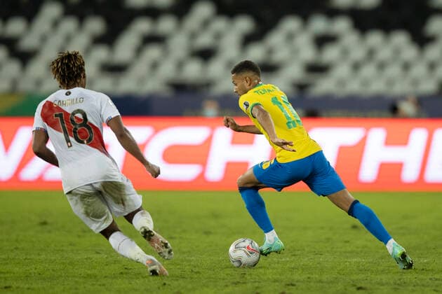 17th June 2021; Nilton Santos Stadium, Rio de Janeiro, Brazil; Copa America, Brazil versus Peru; Renan Lodi of Brazil and Andr& xe9; Carrillo of Peru  ActionPlus12297271 LucasxFigueiredo