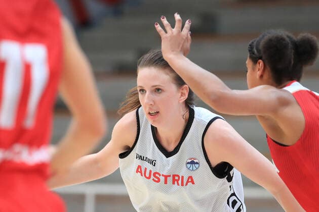 BASKETBALL - AUT vs POL, test match OBERWART,AUSTRIA,18.JUN.21 - BASKETBALL - OEBV international match, Länderspiel, Nationalmannschaft ladies, Austria vs Poland, test match. Image shows Sarah Sagerer (AUT) and Liliana Banaszak (POL).  GEPAxpictures xMarioxBuehner