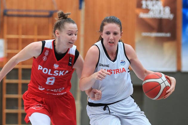 BASKETBALL - AUT vs POL, test match OBERWART,AUSTRIA,18.JUN.21 - BASKETBALL - OEBV international match, Länderspiel, Nationalmannschaft ladies, Austria vs Poland, test match. Image shows Agata Dobrowolska (POL) and Sarah Sagerer (AUT).  GEPAxpictures xMarioxBuehner
