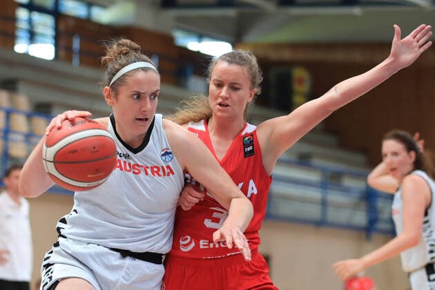 BASKETBALL - AUT vs POL, test match OBERWART,AUSTRIA,18.JUN.21 - BASKETBALL - OEBV international match, Länderspiel, Nationalmannschaft ladies, Austria vs Poland, test match. Image shows Pia Jurhar (AUT) and Kamila Podgorna (POL).  GEPAxpictures xMarioxBuehner