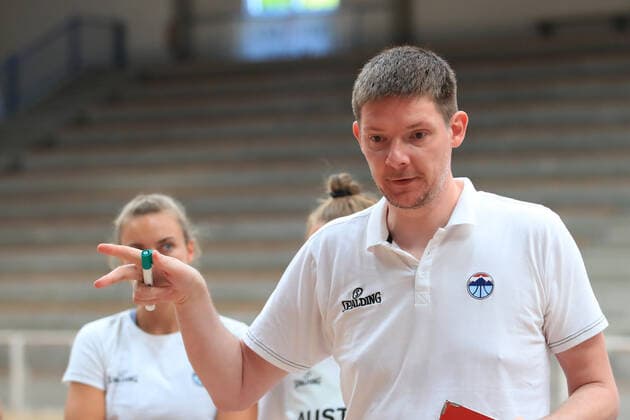 BASKETBALL - AUT vs POL, test match OBERWART,AUSTRIA,18.JUN.21 - BASKETBALL - OEBV international match, Länderspiel, Nationalmannschaft ladies, Austria vs Poland, test match. Image shows head coach Hubert Schmidt (AUT).  GEPAxpictures xMarioxBuehner
