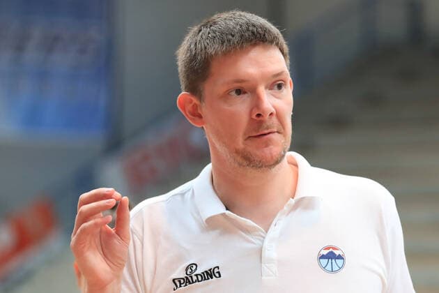 BASKETBALL - AUT vs POL, test match OBERWART,AUSTRIA,18.JUN.21 - BASKETBALL - OEBV international match, Länderspiel, Nationalmannschaft ladies, Austria vs Poland, test match. Image shows head coach Hubert Schmidt (AUT).  GEPAxpictures xMarioxBuehner
