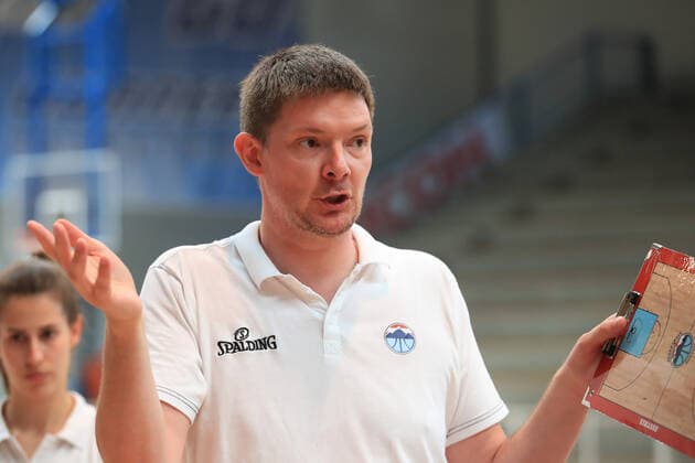 BASKETBALL - AUT vs POL, test match OBERWART,AUSTRIA,18.JUN.21 - BASKETBALL - OEBV international match, Länderspiel, Nationalmannschaft ladies, Austria vs Poland, test match. Image shows head coach Hubert Schmidt (AUT).  GEPAxpictures xMarioxBuehner