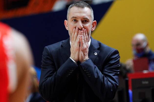 Slovakia s head coach Juraj Suja reacts during the Women Eurobasket 2021 game between Slovakia and Belarus held at San Luis arena in Valencia, eastern Spain, 18 June 2021. Slovakia - Belarus !ACHTUNG: NUR REDAKTIONELLE NUTZUNG!  Copyright: xMiguelxAngelxPolox GRAF3355 20210618-637596384366214373