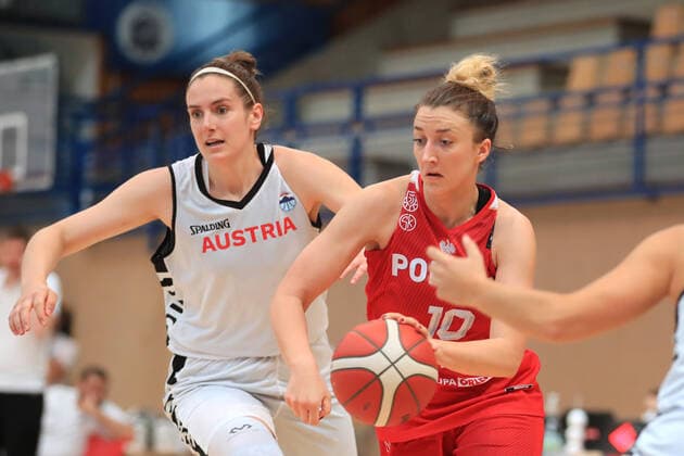 BASKETBALL - AUT vs POL, test match OBERWART,AUSTRIA,18.JUN.21 - BASKETBALL - OEBV international match, Länderspiel, Nationalmannschaft ladies, Austria vs Poland, test match. Image shows Pia Jurhar (AUT) and Roksana Schmidt (POL).  GEPAxpictures xMarioxBuehner