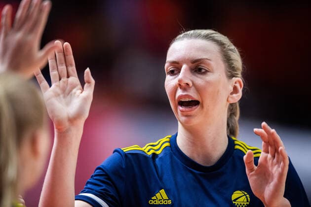 210618 Paulina Hersler of Sweden during warm up ahead of the FIBA Women s Eurobasket match between Spain and Sweden on June 18, 2021 in Valencia Photo Maxim ThorÃ BILDBYRAN kod MT MT0189 basket basketball national team fiba women s eurobasket basket em spanien spain sverige sweden dam bbeng dag 2,  Copyright: MAXIMxTHORE BB210618MT063
