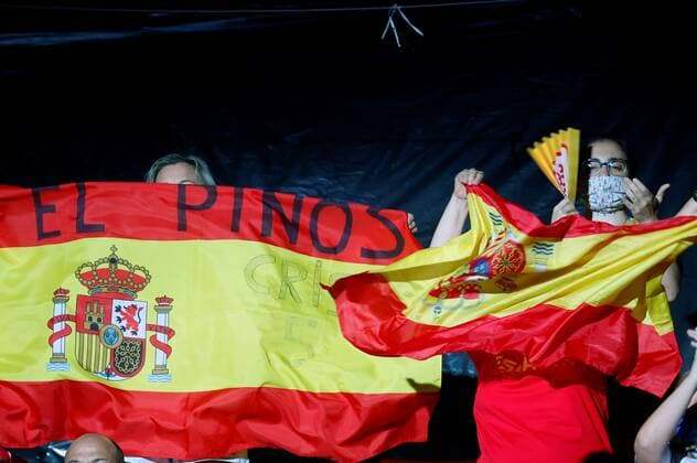 Spain s fans before the Women Eurobasket 2021 game between Spain and Sweden held at San Luis arena in Valencia, eastern Spain, 18 June 2021. Spain vs Sweden !ACHTUNG: NUR REDAKTIONELLE NUTZUNG!  Copyright: xKaixForsterlingx GRAFCVA6187 20210618-637596469841715213