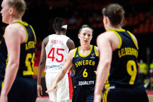 210618 Frida Eldebrink of Sweden looks dejected during the FIBA Women s Eurobasket match between Spain and Sweden on June 18, 2021 in Valencia Photo Maxim ThorÃ BILDBYRAN kod MT MT0189 basket basketball national team fiba women s eurobasket basket em spanien spain sverige sweden dam bbeng dag 2 depp,  Copyright: MAXIMxTHORE BB210618MT073