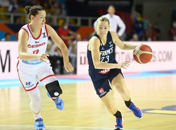Tereaa Vyoralova of Czech Republic and Marine Johannes of France pictured during FIBA Women s Eurobasket match between France and Czech Republic on JUNE 18, 2021 in Strasbourg, France,18 06 2021 BASKET BALL : Republique Tcheque vs France - Eurobasket Feminin - 18 06 2021 PhilippeCrochet Panoramic 