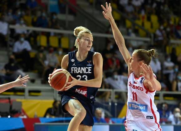Tereaa Vyoralova of Czech Republic and Marine Johannes of France pictured during FIBA Women s Eurobasket match between France and Czech Republic on JUNE 18, 2021 in Strasbourg, France,18 06 2021 BASKET BALL : Republique Tcheque vs France - Eurobasket Feminin - 18 06 2021 PhilippeCrochet Panoramic 